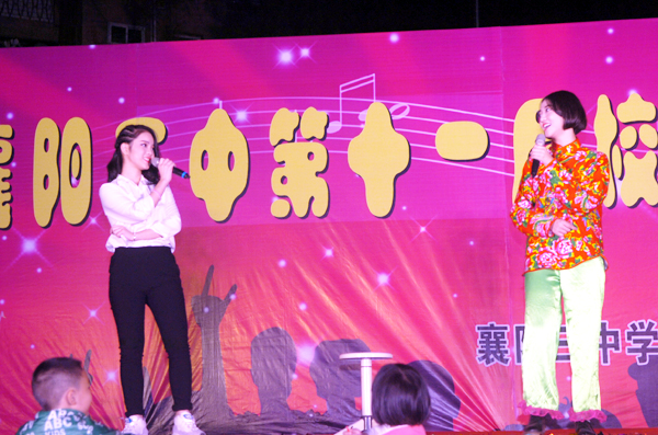 雙簧表演者李雪婷、郝思佳.JPG